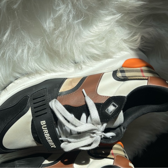 Authentic Burberry Ramsey Archive Beige/Black Vintage Check Sneakers - Picture 6 of 7